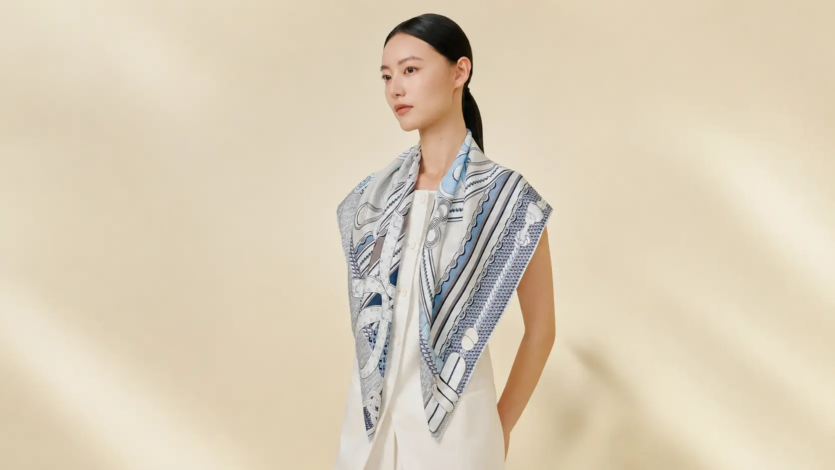 Model wearing L’Atelier