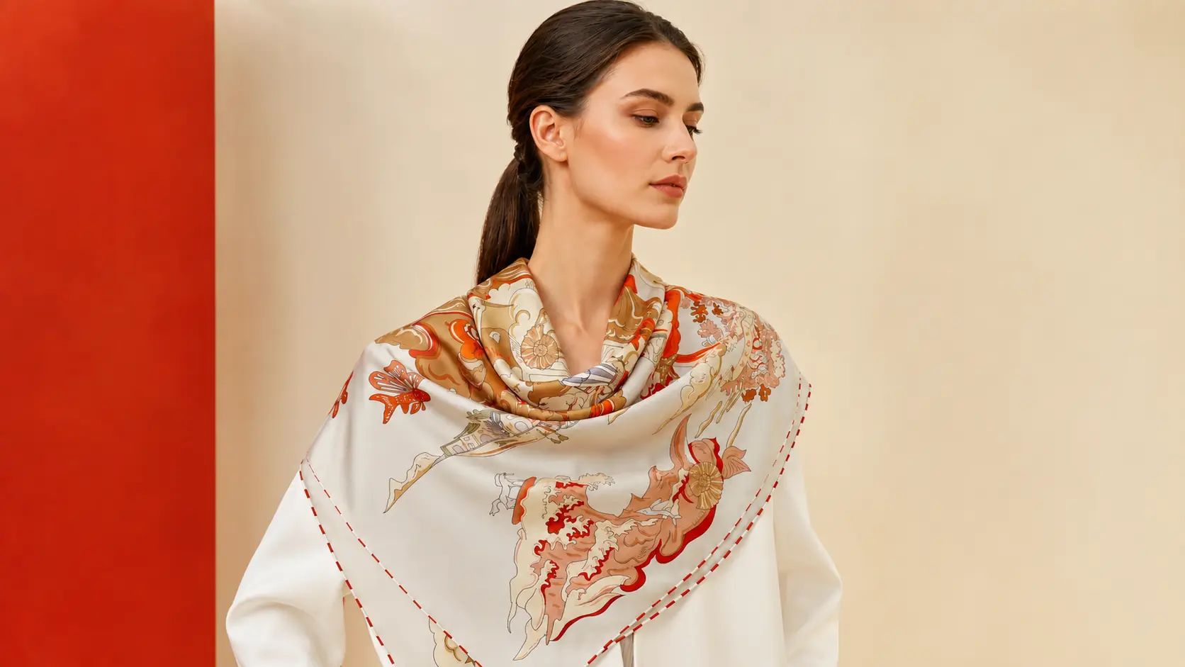 Model wearing Le Phénix